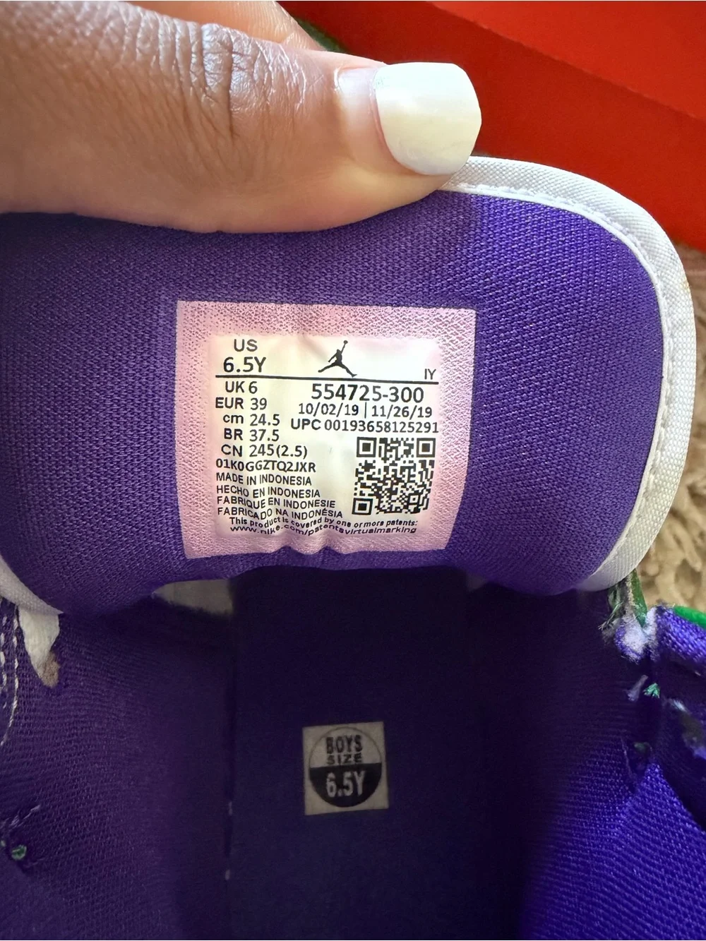 Size 6.5 Boys Hulk Jordan 1 Mid sneakers